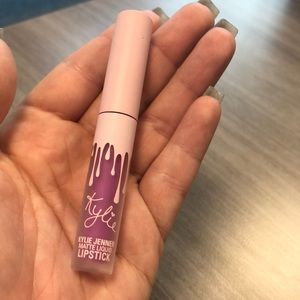 Kylie August Bug birthday mini
